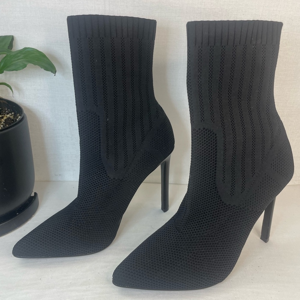 Steve Madden Discreet Boot in Black, Size 7M - Picture 5 of 14